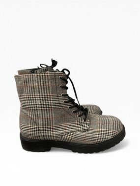 Bamboo Preppy Academia Plaid Lace Up Combat Lug Sole Boots Sz 7.5